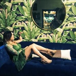 Meet your Posher, Corrine